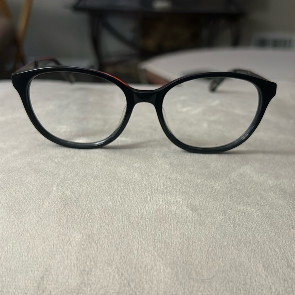 Essence eyeglass frames